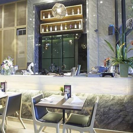 V Residence Serviced Apartment Bangkok Bagian luar foto