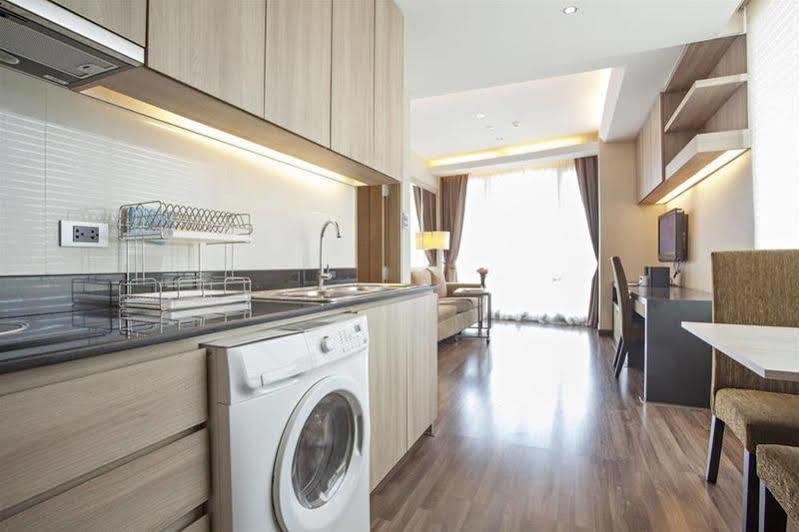 V Residence Serviced Apartment Bangkok Bagian luar foto