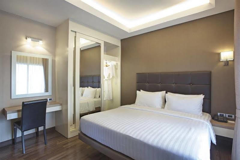 V Residence Serviced Apartment Bangkok Bagian luar foto
